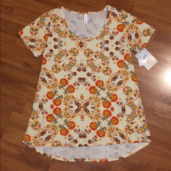 Lularoe Classic T - Picture 1 of 1
